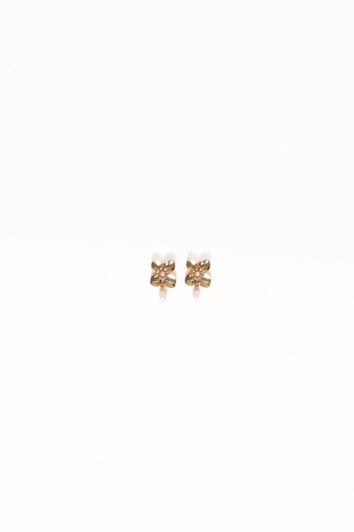 Trina Flower Earrings - Gold/Pearl