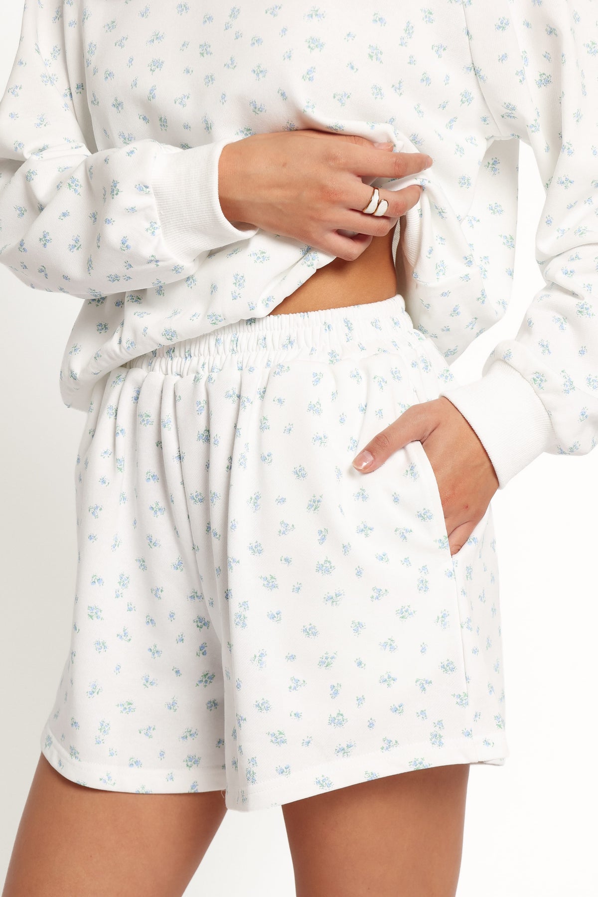 Hazel Sweat Shorts - Blue Ditsy Floral