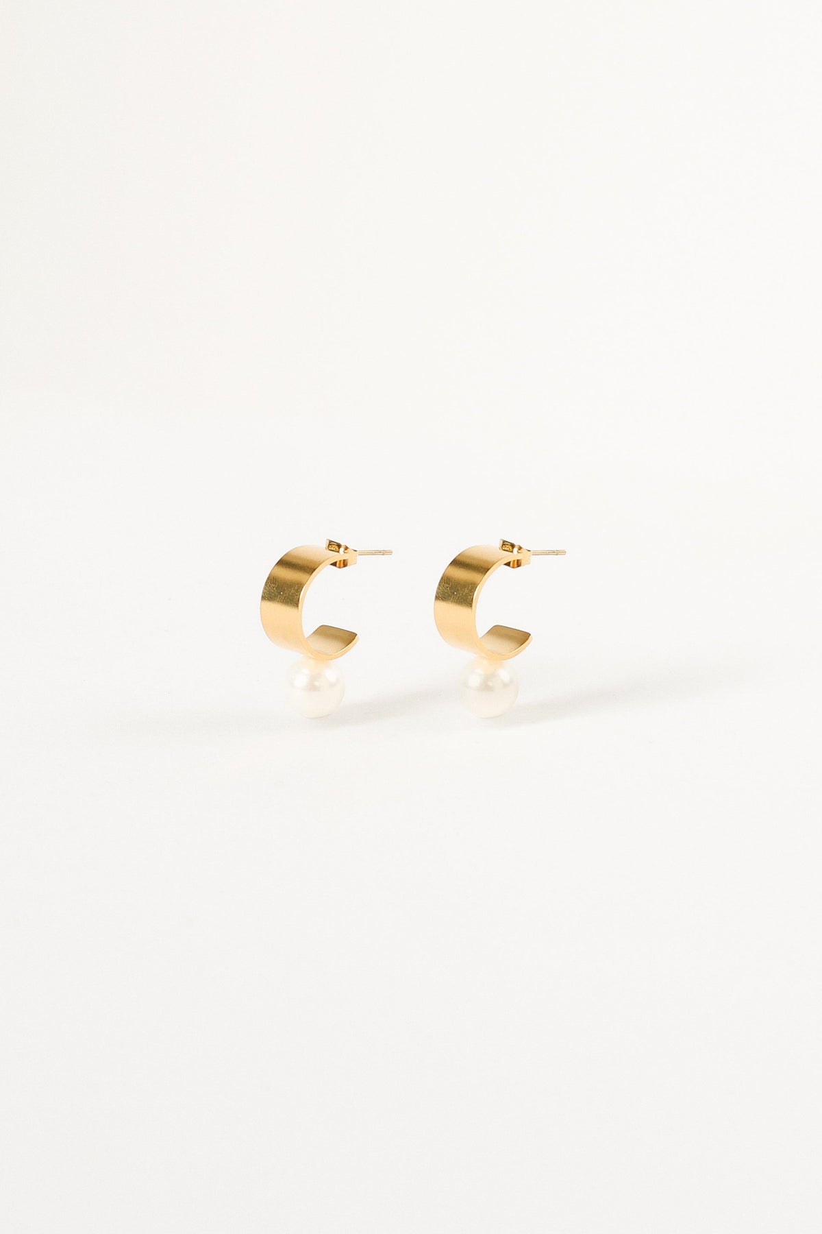 Callie Pearl Hoop Earrings - Gold